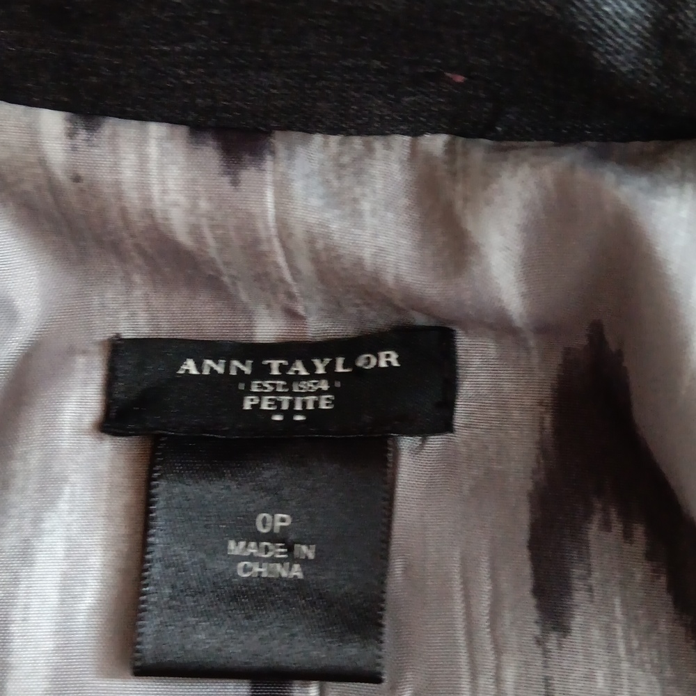 Ann Taylor Petites Classic Gray Lightweight Wool-Blend Blazer ■ Size 0P - Picture 6 of 10